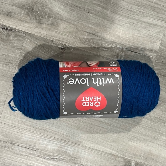 NWT Set of 7 Skeins Red Heart With Love Yarn (White/Red/Green/Blue) Medium Wt #4 - Picture 8 of 16